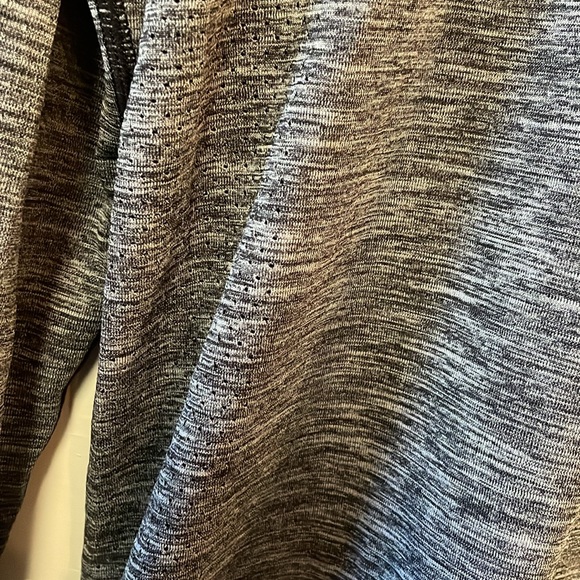 Lululemon Metal Vent Tech Long Sleeve Performance Gray T Shirt Men's Size S. - Picture 2 of 9